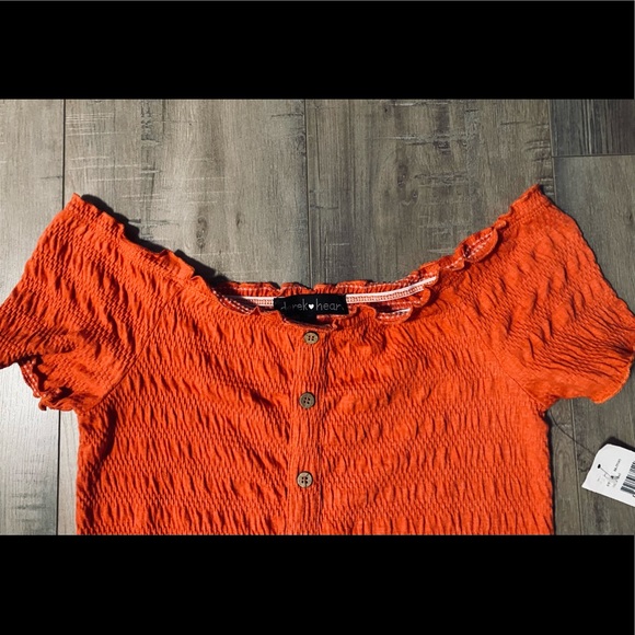 NWT- DEREK HEART ORANGE/RED CROP TOP 💕 - Picture 3 of 4